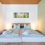 Nestwaerme Feriehus *